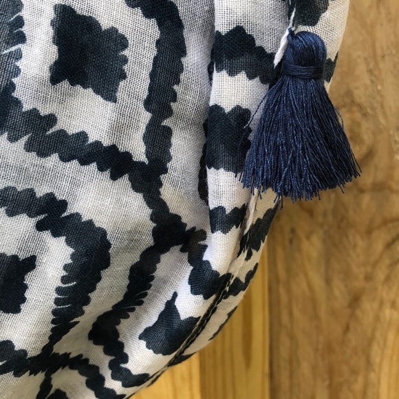 Old Navy Tank Top + Infinity Scarf - Picture 7 of 8